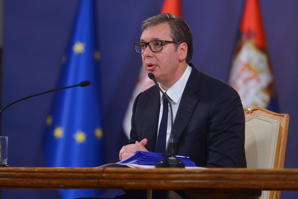 Aleksandar Vučić o najavljenim poskupljenjima:“Gledaćemo da povećanje cena električne energije i gasa ne ide preko 10 odsto za naše stanovništvo“