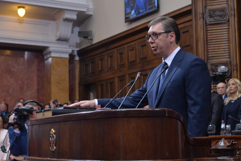 VUČIĆ NAKON POLAGANJA ZAKLETVE: Moja dužnost je briga za Srbiju i dobrobit njenih građana (VIDEO)