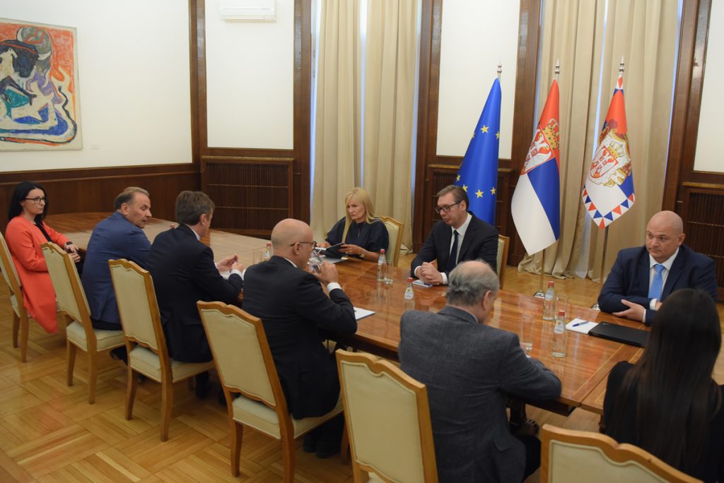 Predstavnici SNS na konsultacijama sa Aleksandrom Vučićem: „Predsednik obavešten da imamo većinu za izbor vlade!“