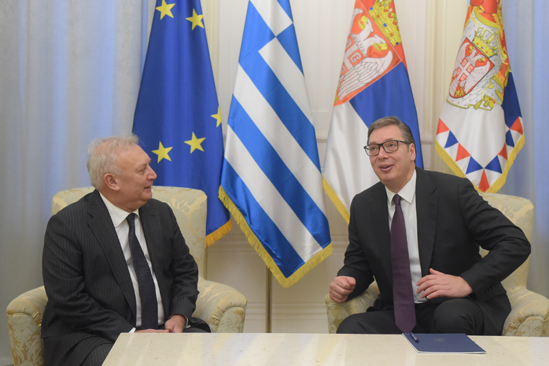 VUČIĆ PRIMIO U OPROŠTAJNU POSETU AMBASADORA GRČKE: "Zahvalan sam Grčkoj na čvrstoj podršci suverenitetu i teritorijalnom integritetu Srbije" (FOTO)