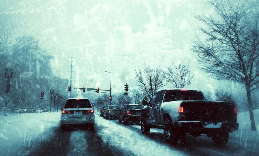 Otežani uslovi u saobraćaju zbog snega i hladnog vremena