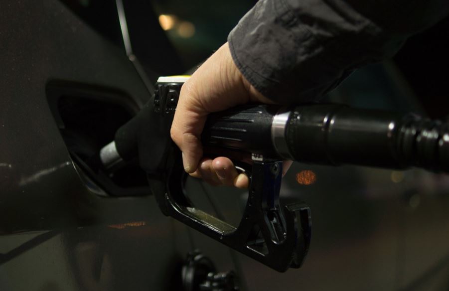 AMERIKA U HAOSU Rekordan rast cene benzina - najveći u istoriji!