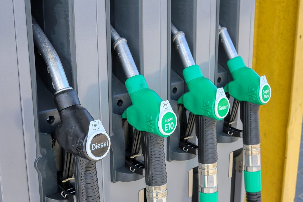 NOVA ODLUKA HRVATSKE VLADE: Zamrznute cene goriva svuda osim na pumpama kod autoputa