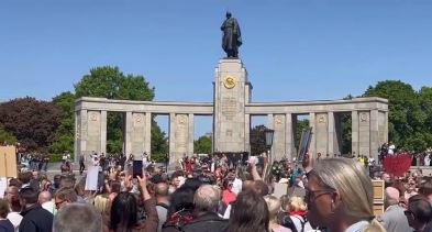 NEVEROVATNO: Akcija "Besmrtni puk" u Berlinu bez incidenata! (VIDEO)