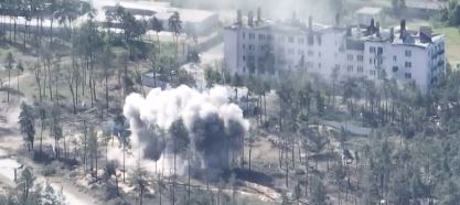 Objavljen snimak iz vazduha borbi u Lisičansku! (VIDEO)