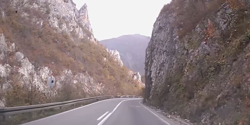 PUTEVI SRBIJE: Zbog odrona obustavljen saobraćaj kod Brodareva