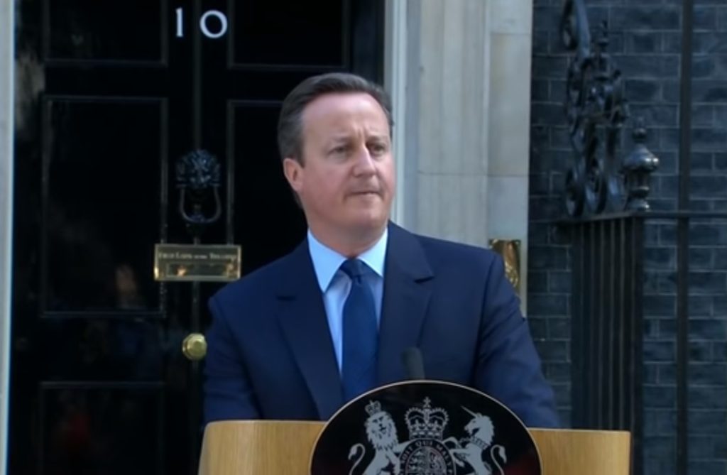 PONOVO U POLITICI: Bivši premijer Dejvid Kameron vraća se u britansku vladu