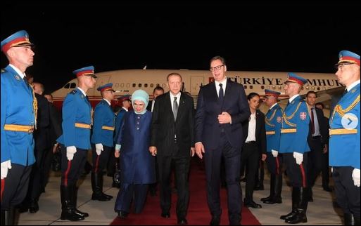 PREDSEDNIK VUČIĆ DOČEKAO ERDOGANA: Turski predsednik stigao u Beograd u dvodnevnu posetu (FOTO)