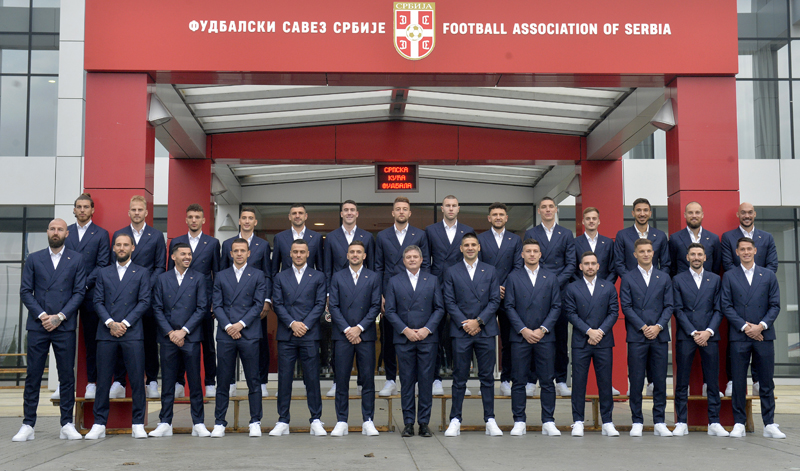SVEČANO ISPRAĆENI NA MUNDIJAL: Fudbaleri Srbije krenuli na Svetsko prvenstvo! (FOTO)