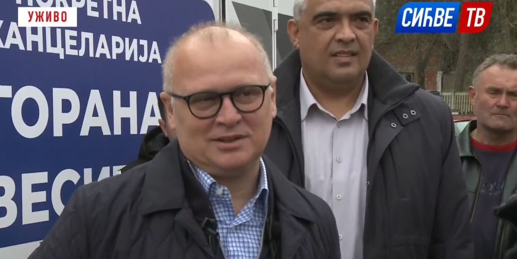 GLEDAJTE UŽIVO! Goran Vesić u poseti Senaji, razgovara sa građanima o budućim projektima (VIDEO)
