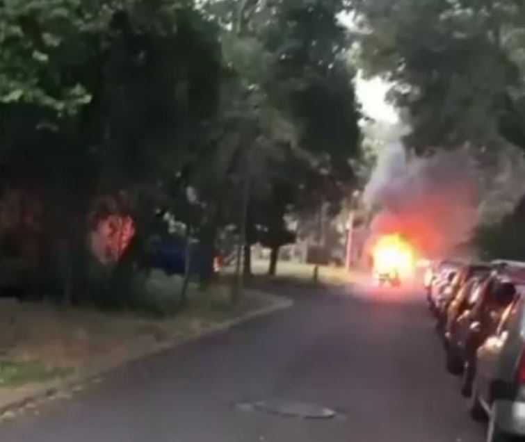 Izgoreo automobil na nadvožnjaku: Nezgoda na ulazu u Zaječar