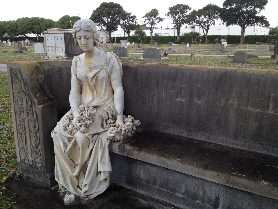 Udovica tugovala na pogrešnom grobu 27 godina