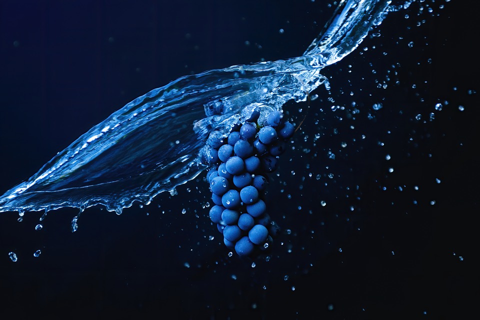 Voda sa suvim grožđem- Jednostavno napraviti
