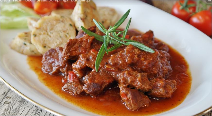 ORIGINALNI GULAŠ: Mađarsko tradicionalno jelo mnogima omiljen ručak (RECEPT)