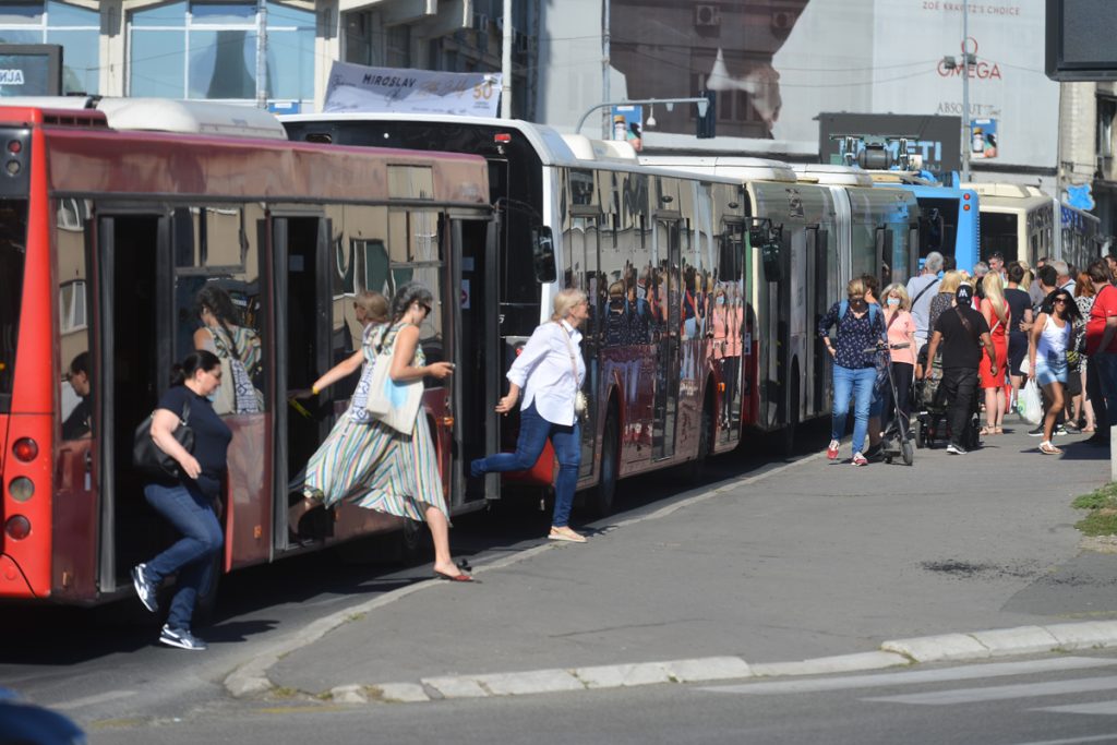 ODMAH OBAVESTITE NADLEŽNE ORGANE: Tužilaštvo apeluje na devojčice koje je manijak polno uznemiravao u autobusu kod Pančevca!