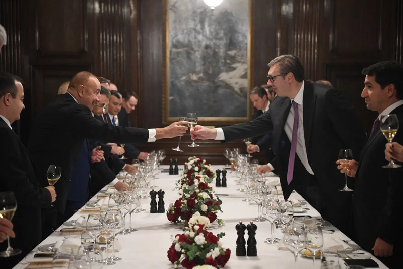 Predsednik Vučić na svečanom ručku sa Alijevim: „Nazdravili smo prijateljstvu, strateškom partnerstvu i zajedničkoj viziji budućnosti naših zemalja“