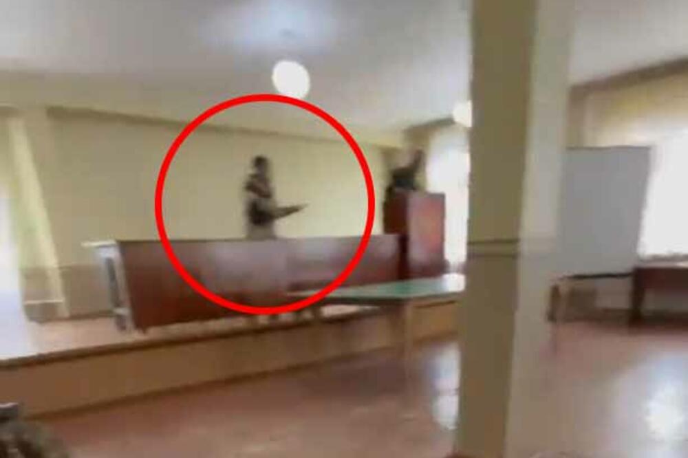 DRAMATIČNA SCENA U RUSIJI: Pucnjava u regrutnom centru, incident potresao prisutne! (VIDEO)
