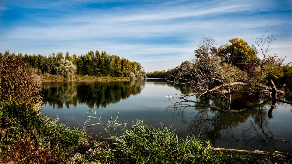 NEOBIČNO JEZERO NADOMAK SOKO BANJE: Nepresušni izvor ga redovno napaja