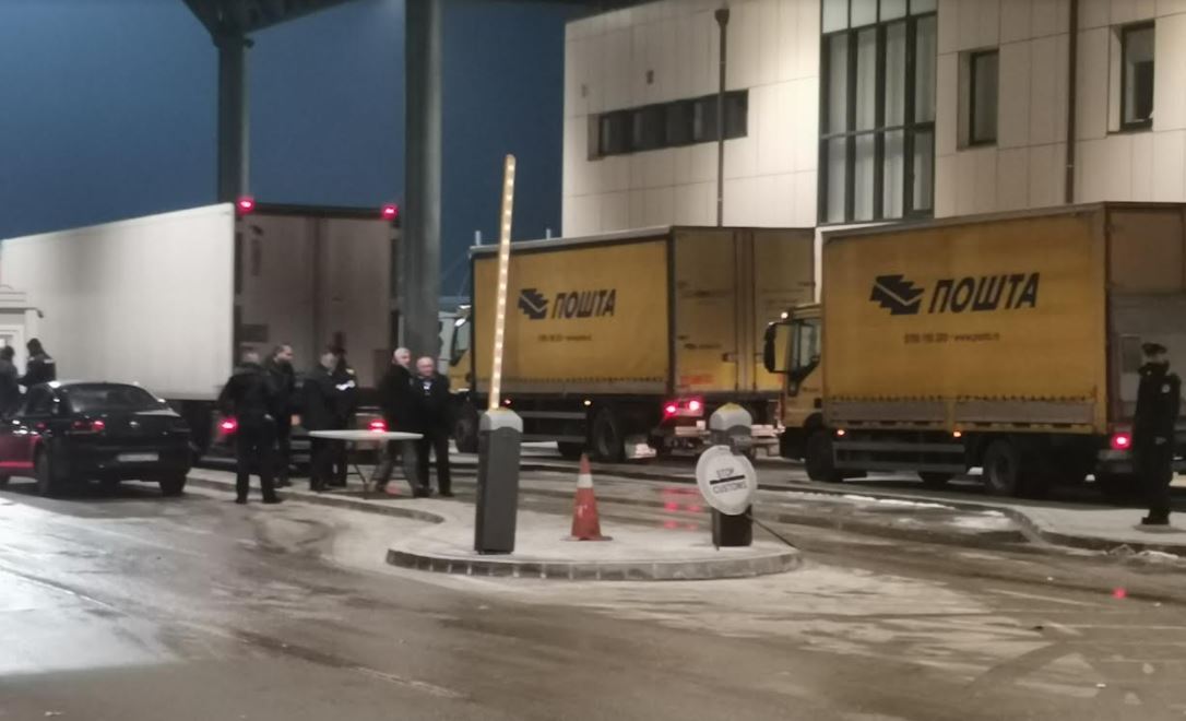 PETAR PETKOVIĆ: Oslobođeni Janković i vozači kamiona su na putu za Beograd
