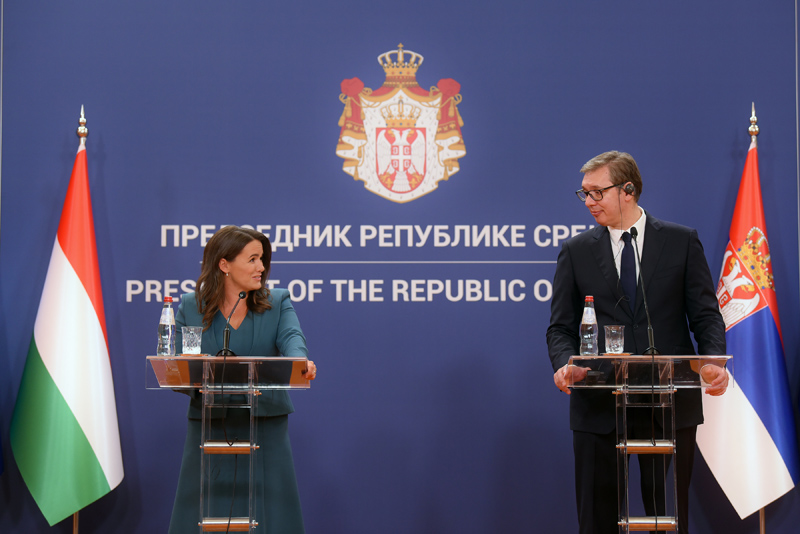 Predsednik Srbije Aleksandar Vučić saopštio je da je u Budimpešti imao izuzetno srdačan susret sa predsednicom Mađarske Katalin Novak! (FOTO)