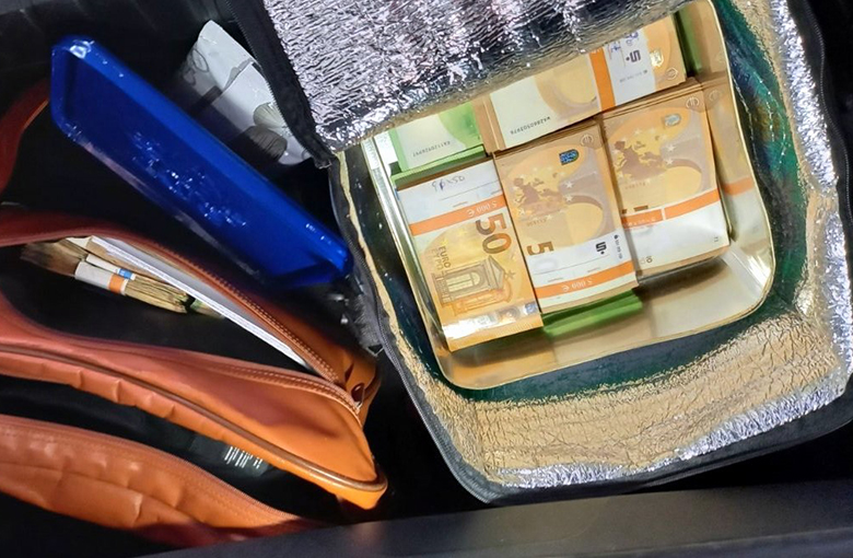 SPREČEN POKUŠAJ KRIJUMČARENJA NOVCA: Prenosili više od 70.000 evra u ručnom frižideru