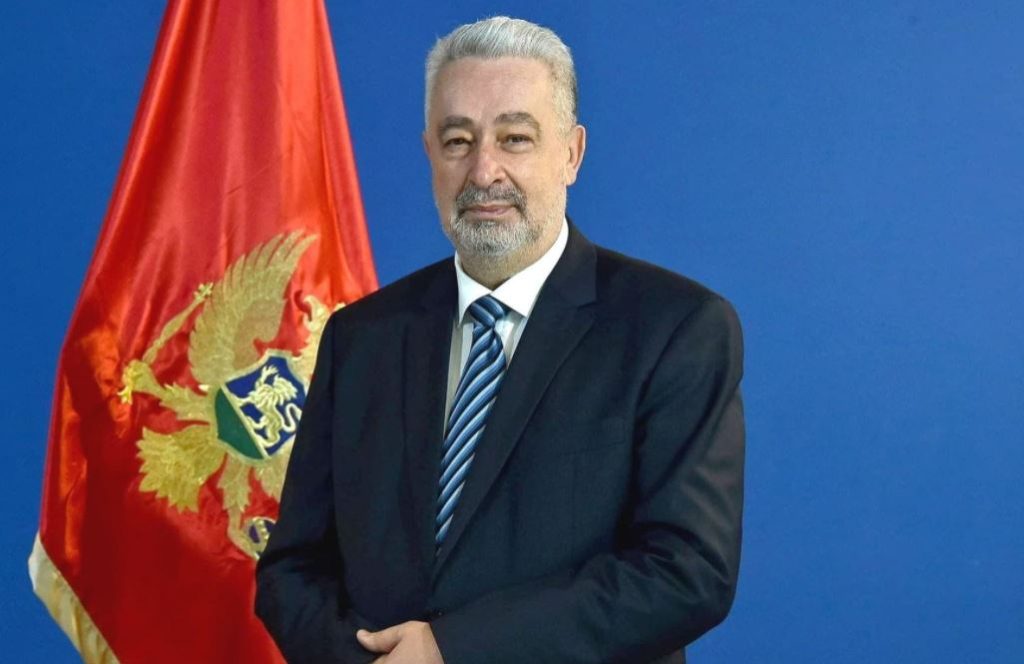 KRIVOKAPIĆ SE POVLAČI IZ POLITIKE: „U politici Crne Gore dominiraju neistina i interesne sfere“