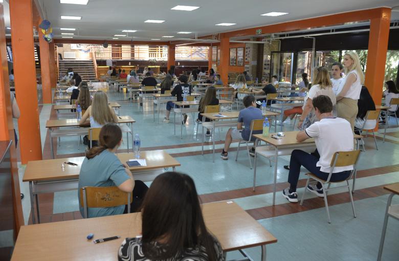 MALU MATURU POLAGALO 64.100 UČENIKA: Liste želja do 30. juna, najviše mesta u gimnazijama