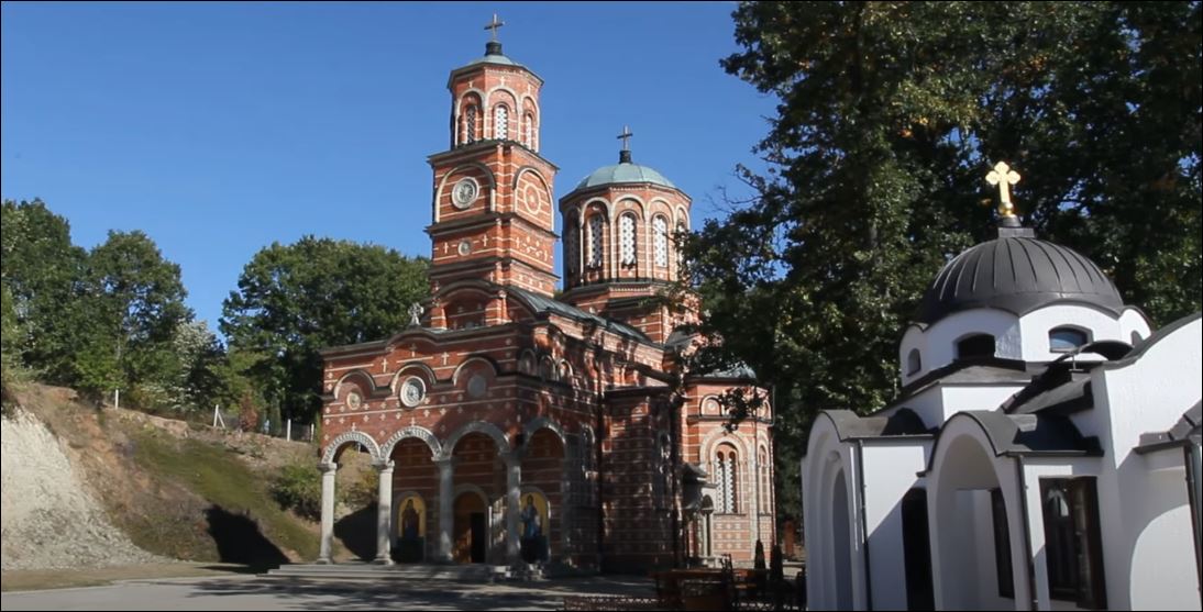 ČUDOTVORNA VODA SRPSKOG MANASTIRA LEK JE ZA MNOGE BOLESTI! Nepokretni su prohodali