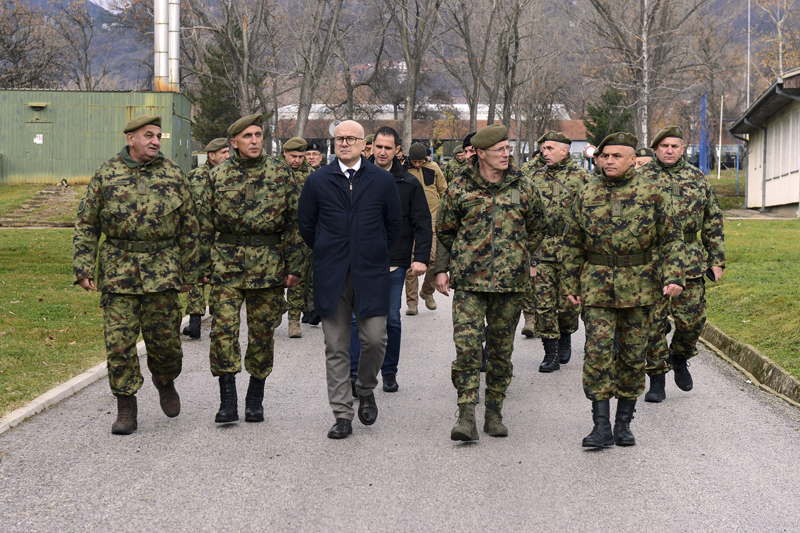 Ministar Vučević i general Mojsilović obišli Četvrtu brigadu Kopnene vojske