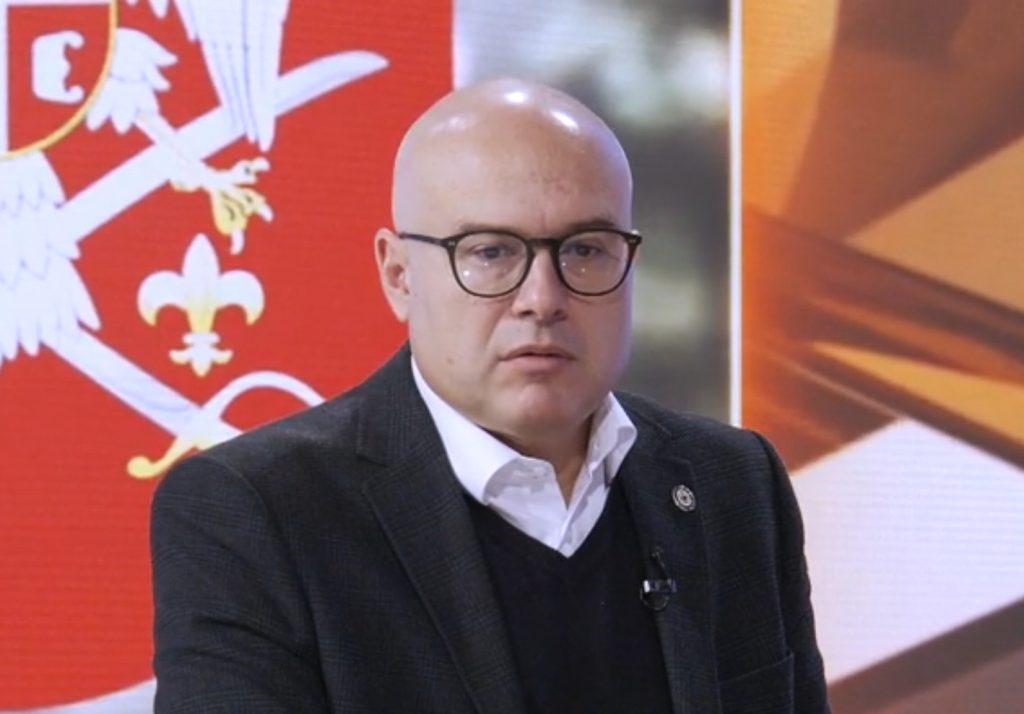 VUČEVIĆ ODLUČNO: „KFOR ne sme da dozvoli Kurtiju da pošalje prištinsku policiju na sever Kosova i Metohije“