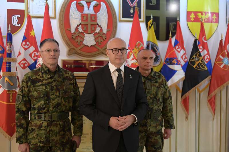 Ministar Vučević obišao Komandu Kopnene vojske u Nišu