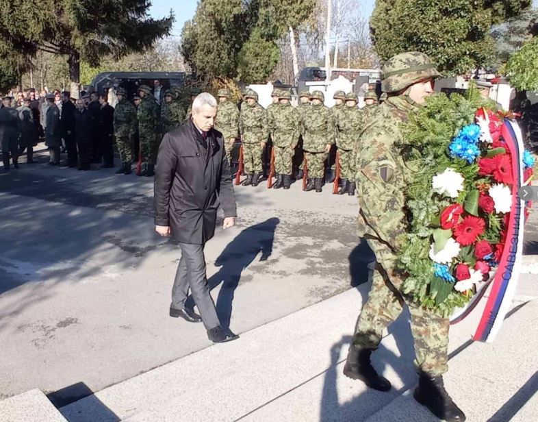 Položeni venci na Spomen-kosturnicu ruskih vojnika