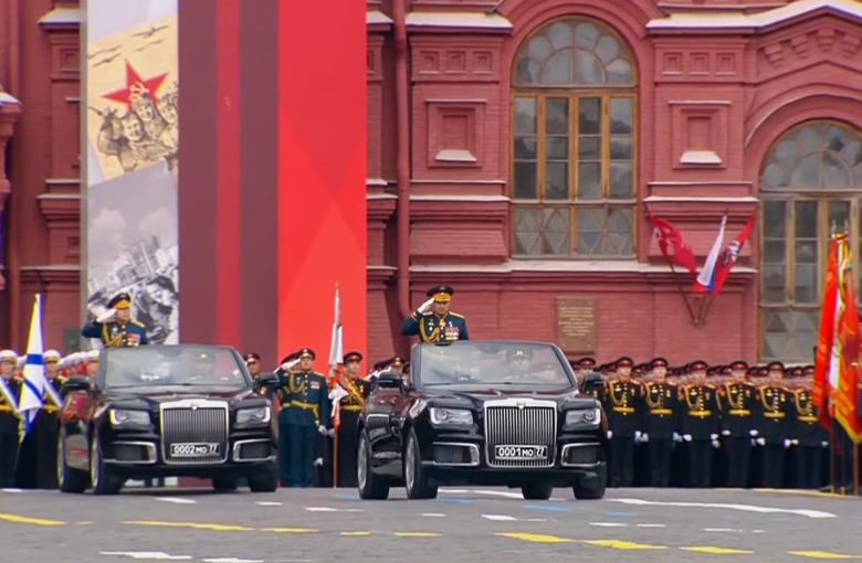 VLADIMIR JE OLIČENJE FAŠIZMA! Britanski ministar najstrašnije OPLJUVAO vojnu paradu u Moskvi