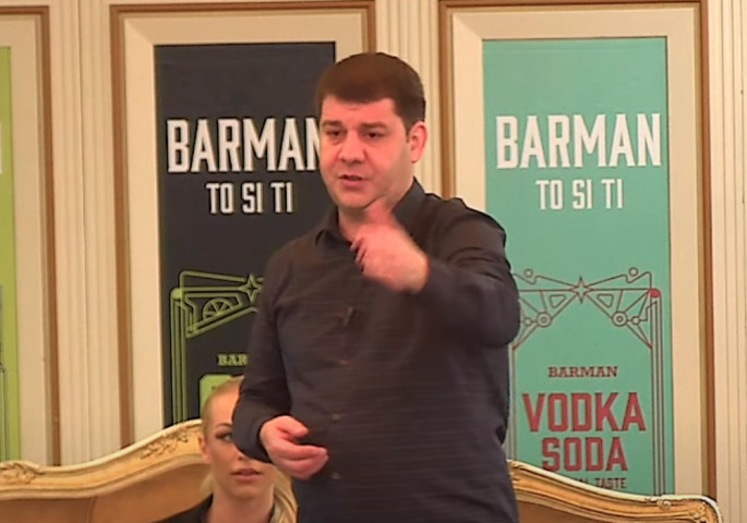 MARINKOVIĆ PROVOCIRA! Sa zida skinuo sliku, a evo i sa kim je uporedio! (GALERIJA)