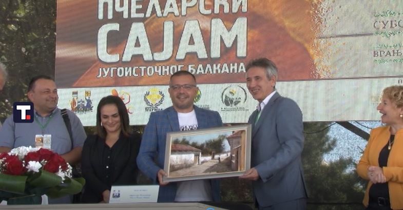 VRANJE: Ministar Nedimović otvorio četvrti Pčelarski sajam