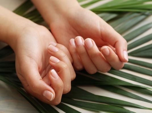ZDRAVLJE NOKTIJU: Evo kako prepoznati i rešiti probleme s noktima