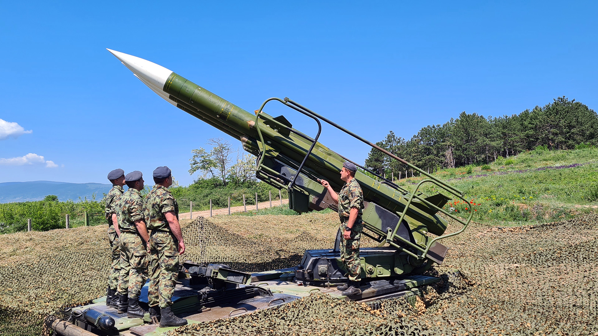 ONI BRANE NAŠE NEBO Pripadnici 250. raketne brigade obučavaju se na raketnim sistemima "kub" (FOTO)