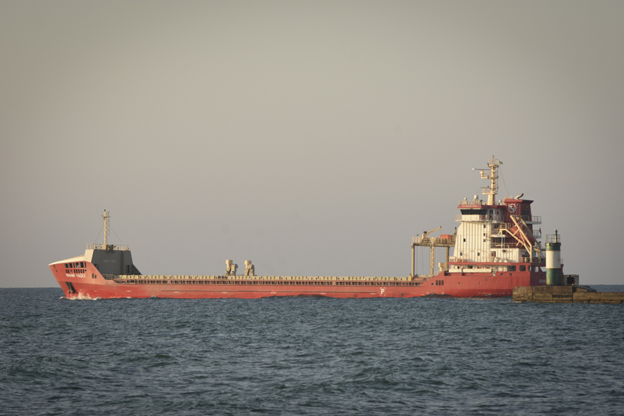 Teretni brod sa 3.000 tona kukuruza iz Ukrajine nasukao se u Bosforu zbog čega je obustavljena plovidba kroz Istanbul!