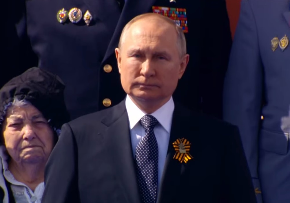 AMERIKA PONIŽAVA ČITAV SVET! Putin je ZAGRMEO kao nikada sa CRVENOG TRGA, pažljivo pročitajte njegove reči koje seju strah (VIDEO)