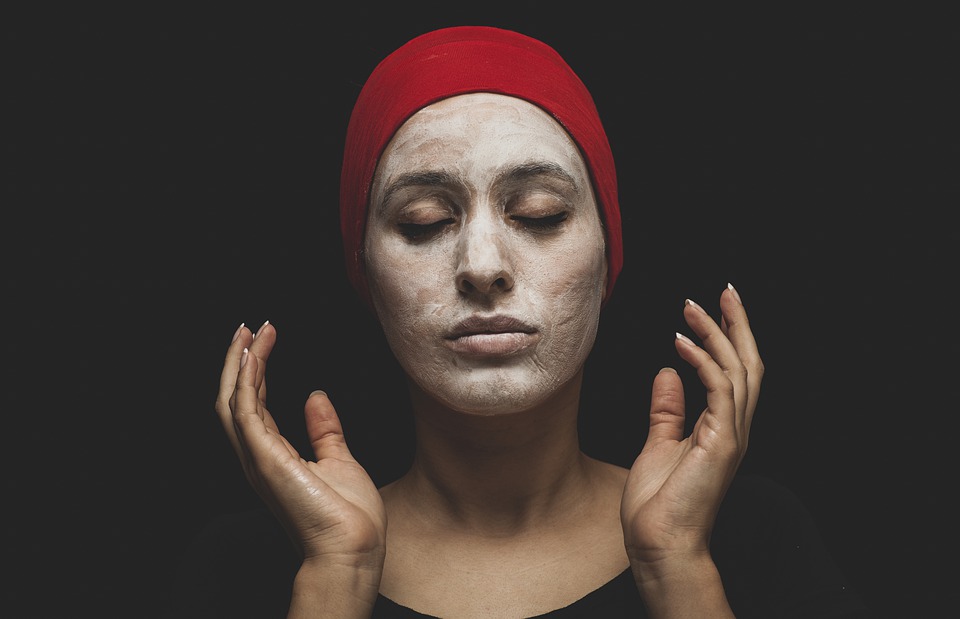 SKIDA GODINE, UJEDNAČAVA TEN: Isprobajte čudesnu masku za lice žena iz Japana! (RECEPT)