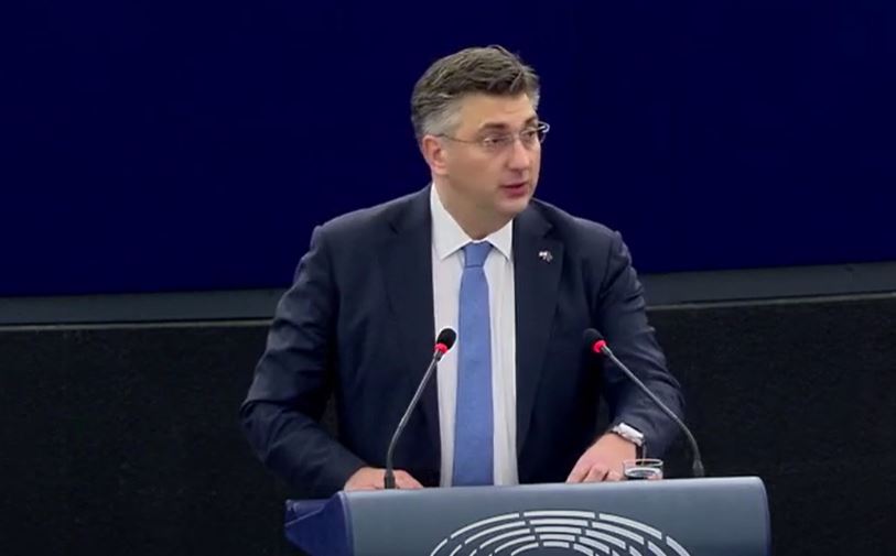 Hrvatski premijer Andrej Plenković osudio je izjavu Bakira Izetbegovića, a potom kritikovao i predsednika Zorana Milanovića!