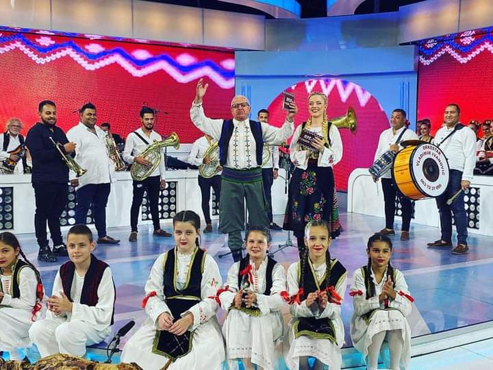 VIKEND REZERVISAN ZA ZABAVU! Ne propustite u nedelju "PRELO U NAŠEM SOKAKU" (13.00 Happy TV)