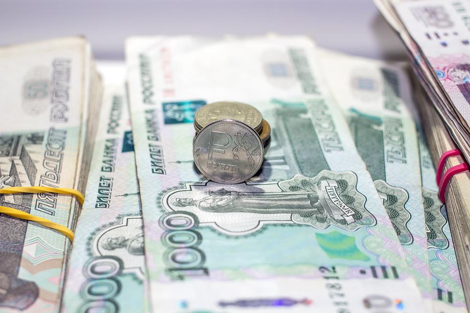 NI SANKCIJE NI RAT NE MOGU NIŠTA! Ruska rublja prema dolaru i evru na najviši nivo u poslednje gotovo dve godine