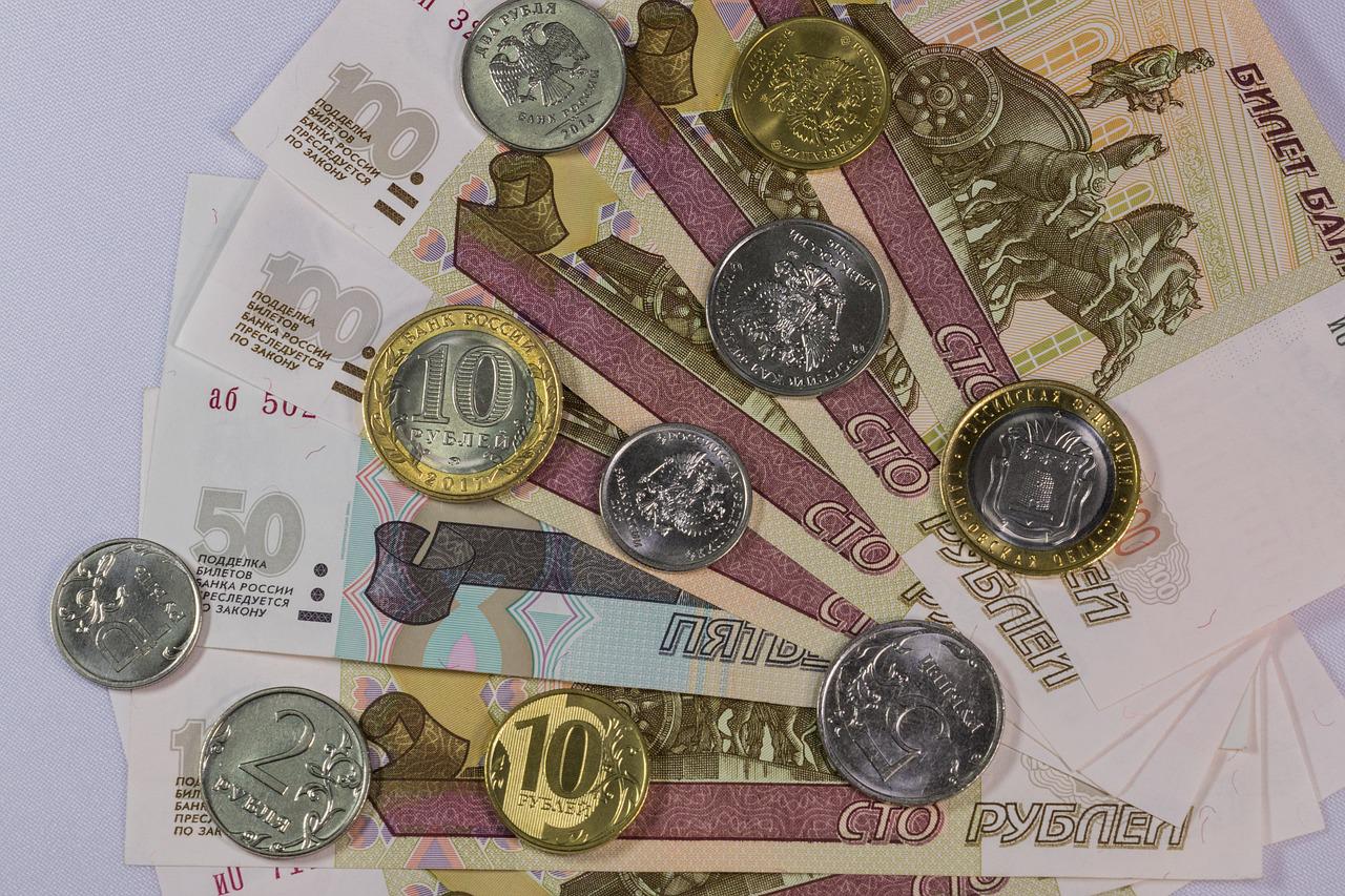 REKORDAN SUFICIT U RUSIJI Rublja valuta sa najboljim tržišnim učinkom ove godine među konkurentima!