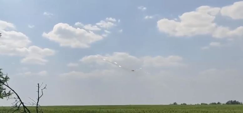 Dva ukrajinska aviona Su-25 oborena severno od Posad-Pokrovskog u Hersonskoj oblasti?! (VIDEO)
