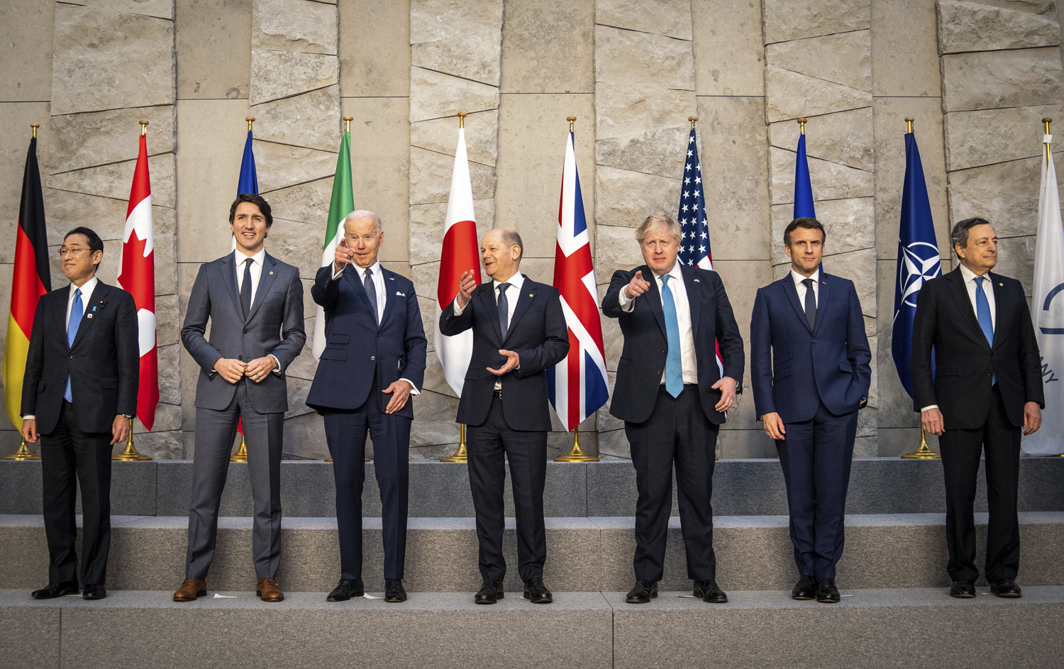 HRABRE REČI OD G7 "Mere koje smo danas najavili direktno će pogoditi ruske oligarhe i udariti u srce Putinove ratne mašine!"