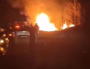 TEŠKA SAOBRAĆAJNA NESREĆA! Zapalio se automobil posle sudara sa traktorom! JEDNA OSOBA POGINULA (VIDEO)