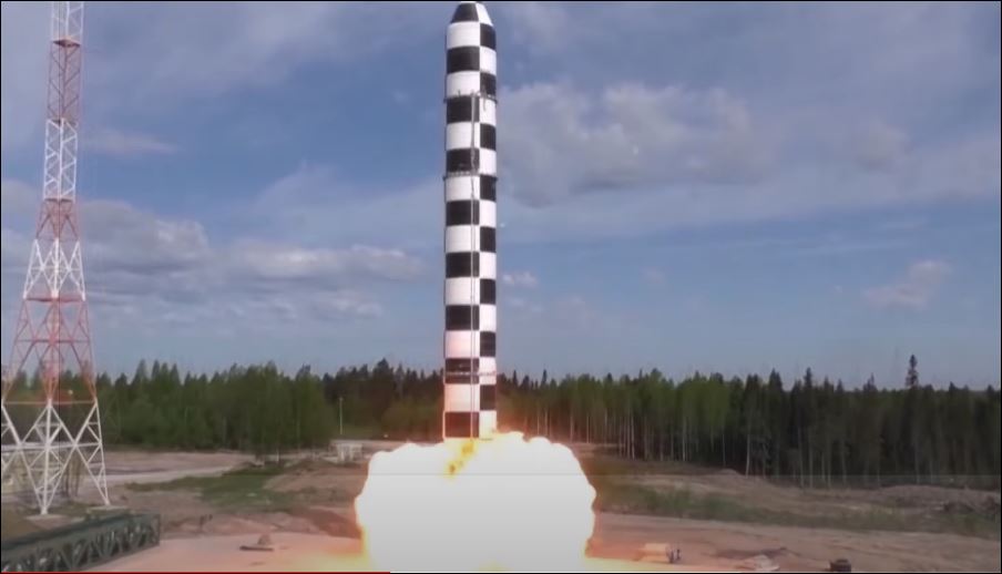 „SARMAT“ NEMA PANDANE U SVETU: Rusija dobila „veoma moćan nuklearni mač“ kojim će zameniti rakete „Vojevoda“