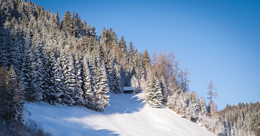 VREMENSKA PROGNOZA ZA SUTRA: Oblačno i suvo, na planinama moguć sneg!