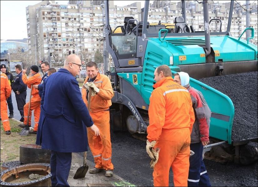 Vesić obišao završne radove oko Železničke stanice Novi Beograd (FOTO)